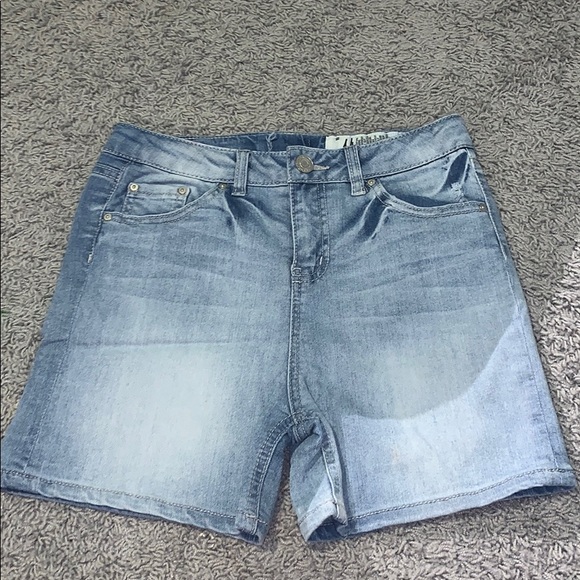 Blue jean shorts. - Picture 1 of 3